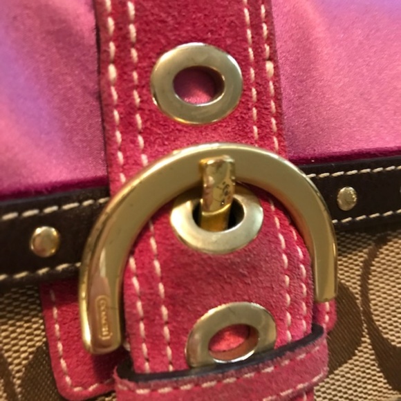 Coach Logo Buckle Wristlet Clutch EUC - Picture 6 of 6